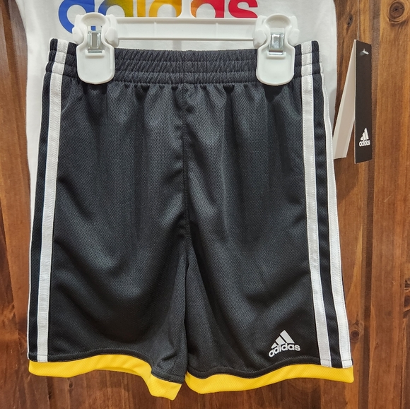 🆕️ Adidas Short Set - Picture 2 of 8